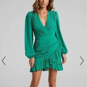 NWT Showpo plunge balloon sleeve dress in jade